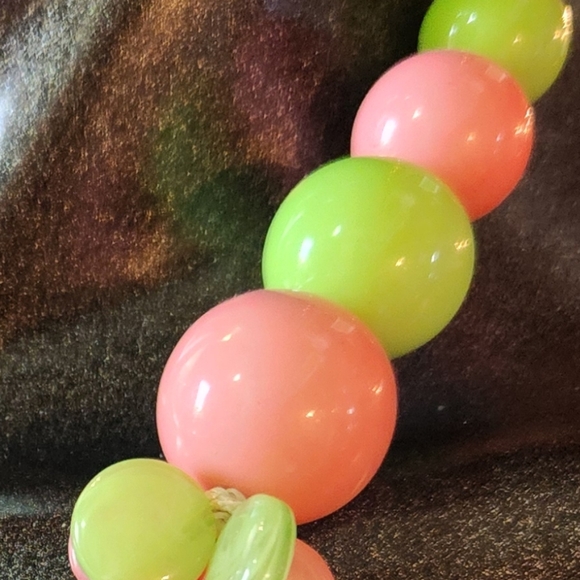 ππ Pretty in Pink and Green Statement Necklace with Earrings - Rounds - Picture 8 of 16